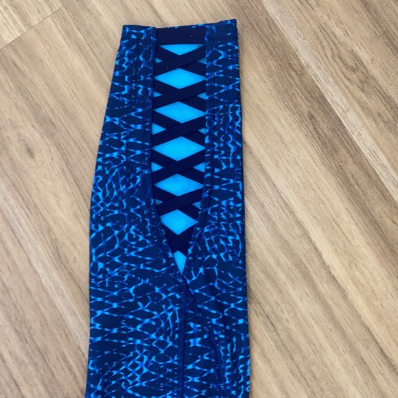 Blue Patterned Lululemon leggings - Picture 3 of 6